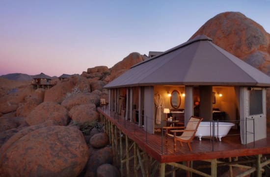 Romantic Lodges in the Wilderness: Immersive Luxury and Seclusion